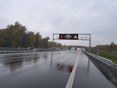 Prace przy budowie nowych odcinków S7 na północ od Warszawy posuwają się do przodu. Pod koniec paźdz