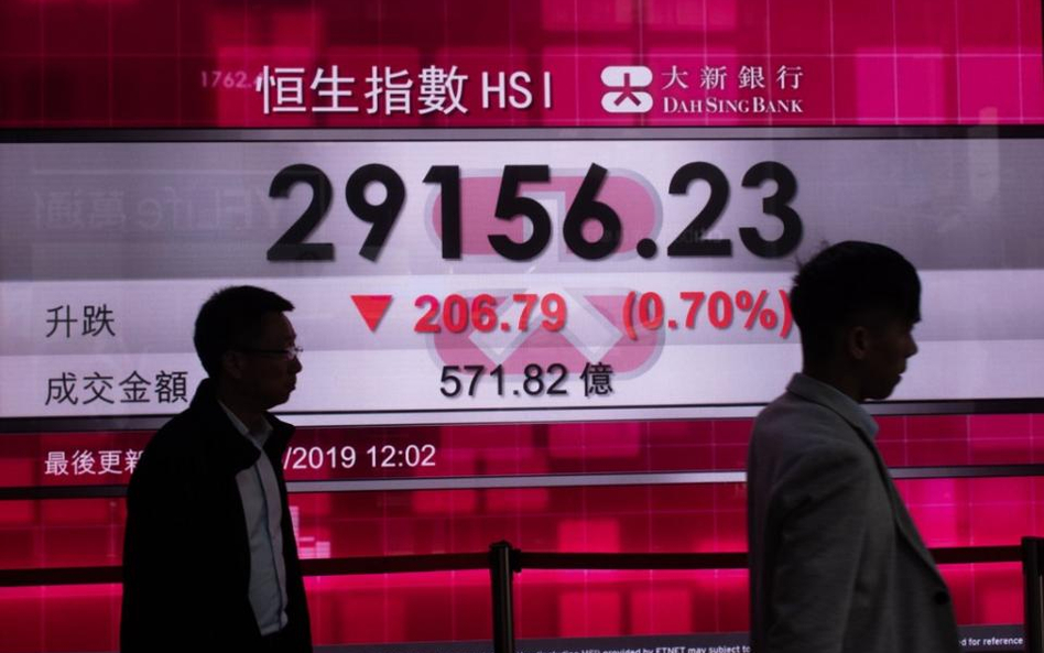 Shanghai Composite spadł do czwartku o 7,4 proc., najmocniej od października ubiegłego roku. To jesz