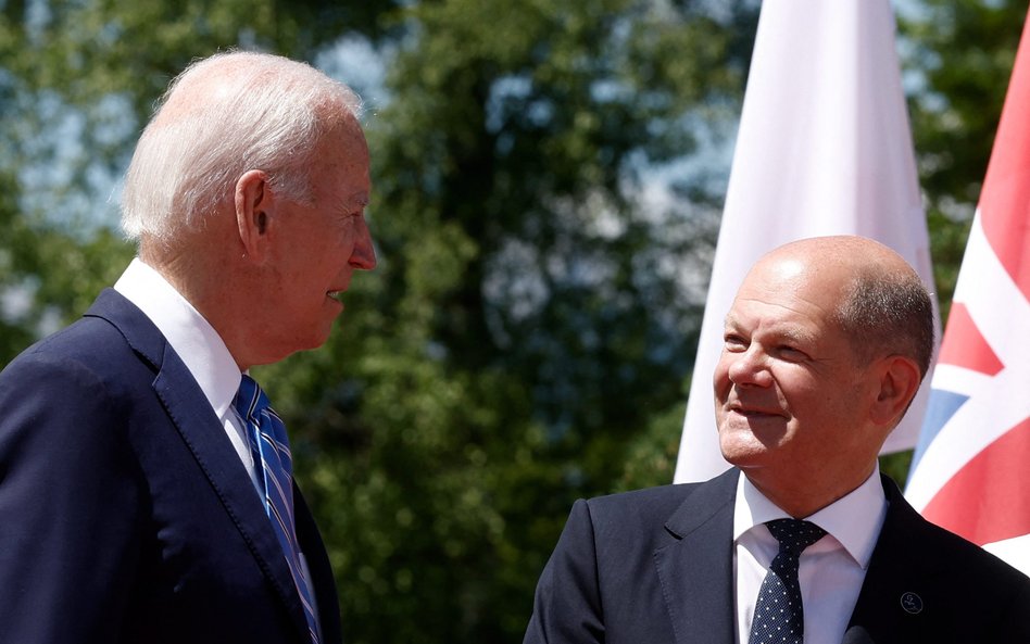 Prezydent Joe Biden przyjmie w piątek kanclerza Olafa Scholza. Mają rozmawiać między innymi o pomocy