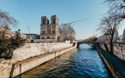 Budowę paryskiej katedry Notre Dame ukończono w 1345 roku.