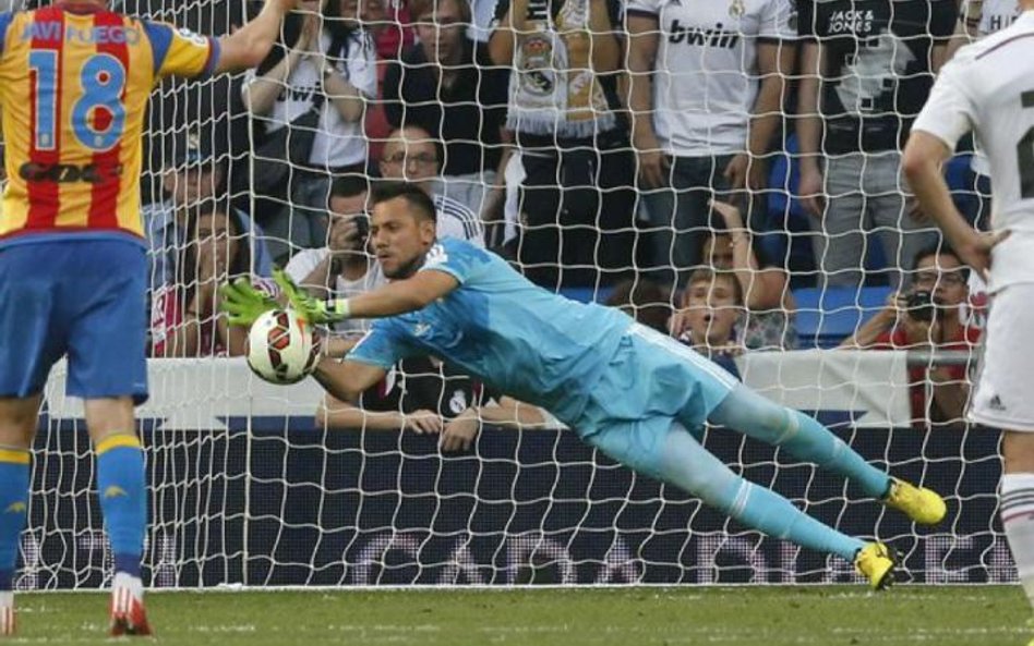 Diego Alves – pierwszy człowiek, który obronił dwa rzuty karne Cristiano Ronaldo. Fot. Kiko Huesca