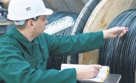 W ostatnich latach telekomy inwestują w światłowody.