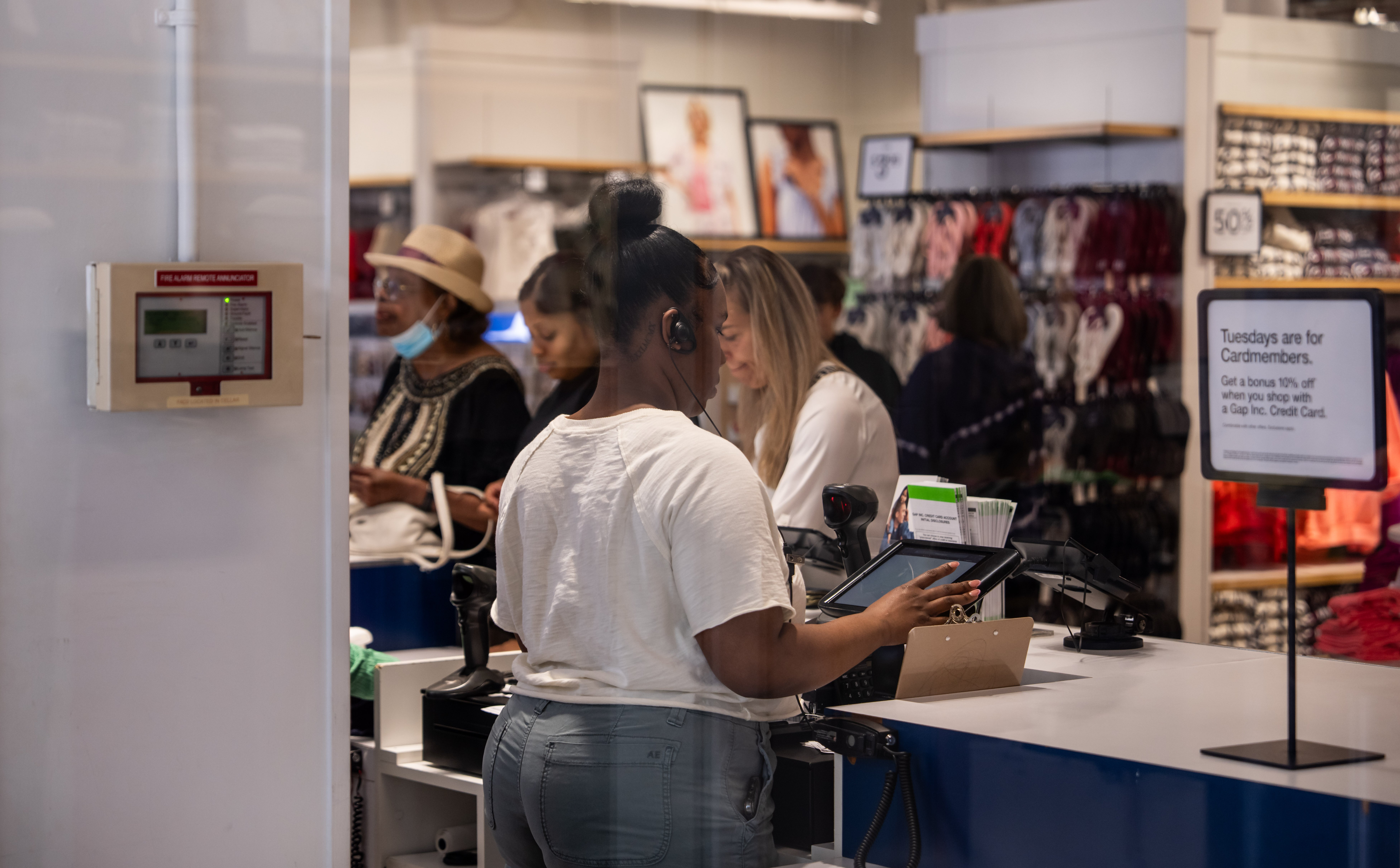 Usługi pociągnęły w górę amerykański PMI Composite