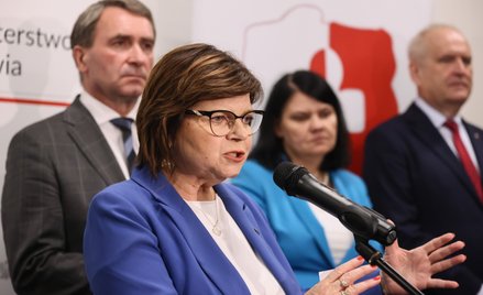 Minister zdrowia Izabela Leszczyna podczas briefingu prasowego w ramach konferencji organizowanej pr
