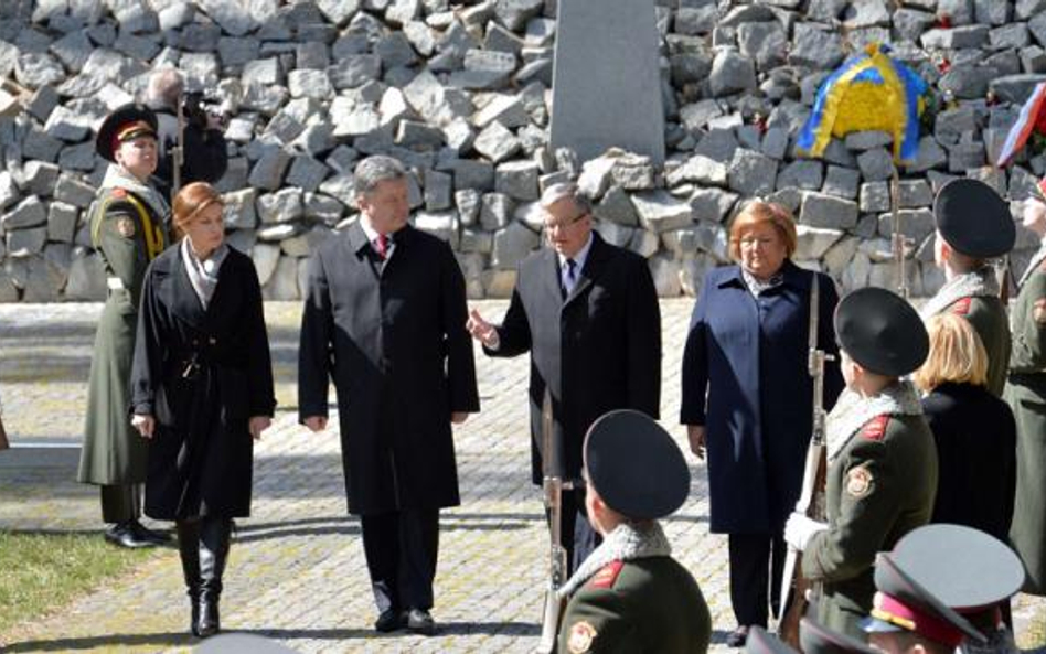 Obaj prezydenci na cmentarzu w Bykowni oddali hołd polskim oficerom zamordowanym przez NKWD