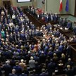 Sondaż: Zyskują PiS i PO. Cztery partie w Sejmie