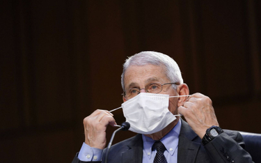 Dr Fauci w mailu z lutego 2020 r. odradzał noszenie maski