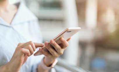 Warszawiacy zapłacą miastu w mObywatelu