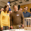 Matt Damon (w środku), odtwórca głównej roli w filmie „Downsizing”.