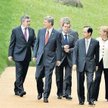 G8 w Japonii 10 czerwca. Od lewej: prezydent Francji Nicolas Sarkozy, premier Wielkiej Brytanii Gord