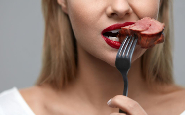 Ryzyko raka piersi rośnie, gdy nasza dieta obfituje w przetworzone czerwone mięso