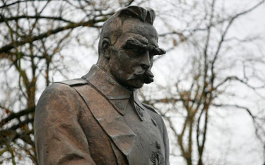 Józef Piłsudski, co prawda szanował prawo, ale już szczegółami (czyli konkretnymi przepisami ustaw) 