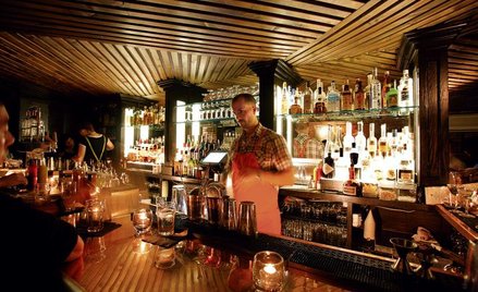 Nowojorski bar Please Don’t Tell został uznany przez magazyn „Drinks International” za najlepszy na 