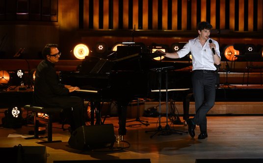 Jakub Józef Orliński i Aleksander Dębicz pod koniec czerwca w Brukseli, podczas koncertu finałowego 