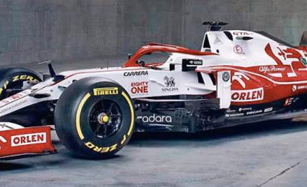 Bolid zespołu Alfa Romeo Racing Orlen w Warszawie