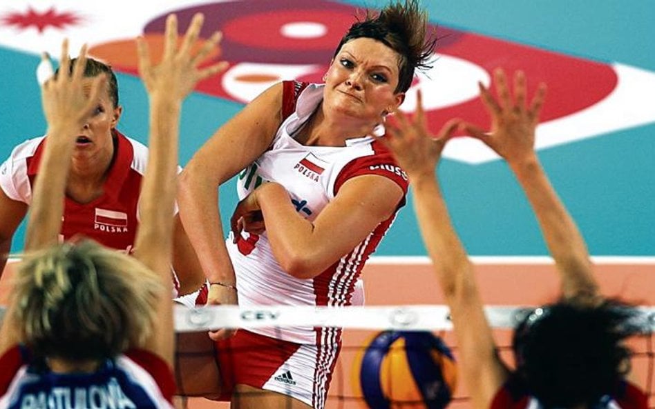 Polska – Czechy. Atakuje Karolina Kosek (fot. SRDJAN SUKI)