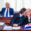 Były senator Henryk Stokłosa (L) ze swoimi obrońcami Andrzejem Reicheltem (P) i Jolantą Turczynowicz