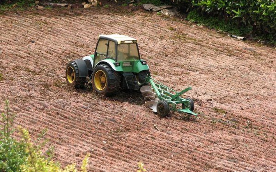 Ubezpieczeniom rolniczym z mocy ustawy podlega ten rolnik, którego gospodarstwo obejmuje obszar użyt