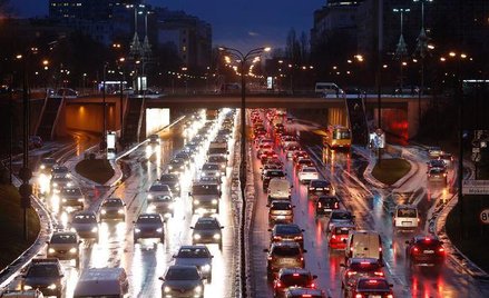 Większość kierowców jeździ na źle ustawionych światłach