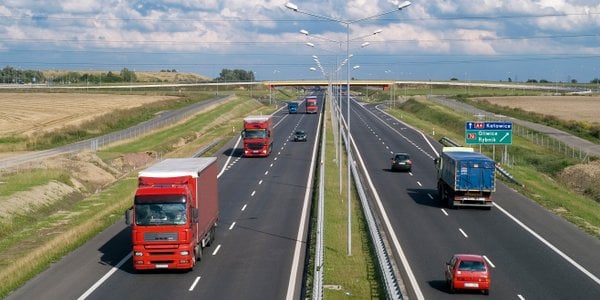 Przejazd drogami i autostradami będzie droższy. Rząd chce podwyższyć opłaty