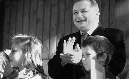 Jeśli Jarosław Kaczyński (na zdjęciu w 2006 r.) jest niepopularny, to w elektoracie PO i SLD. Nie da