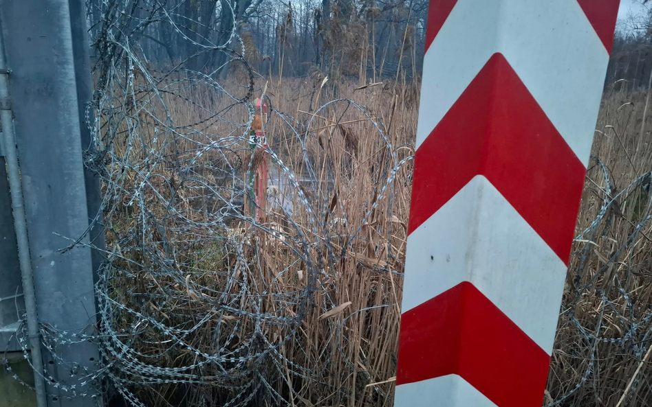 Miejsce granicy polsko - białoruskiej, w którym kończy się stała bariera.