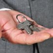 PiS chce przedłużyć gminom obowiązek dostarczenia lokali zamiennych niektórym najemcom