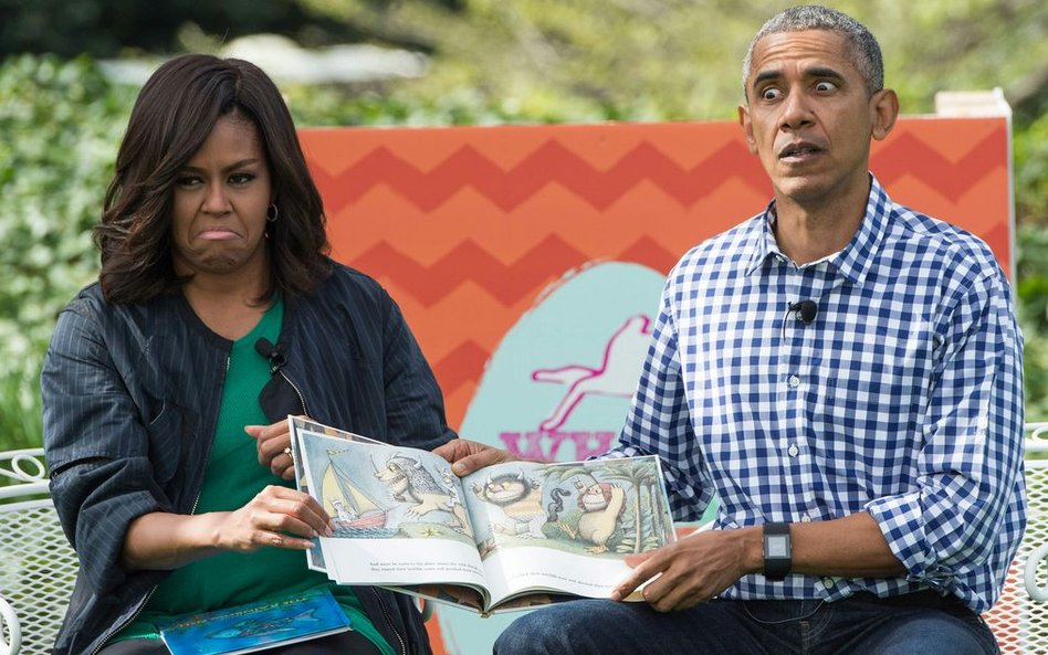 28 marca, Stany Zjednoczone. Prezydent Barack Obama z żoną Michelle czytają książkę Maurice'a Sendak