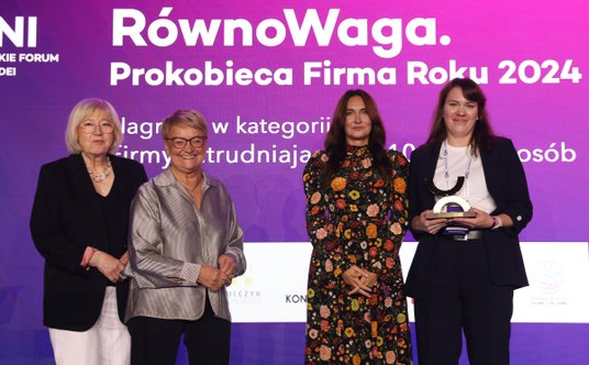 Nagrodę dla spółki CPL Jobs odebrała Sylwia StrzebońskiGancarczyk (pierwsza od prawej)