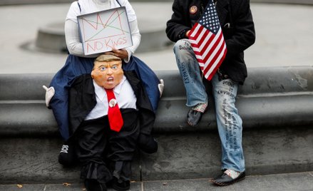 Uczestnicy protestu przeciwko Donaldowi Trumpowi w Nowym Jorku