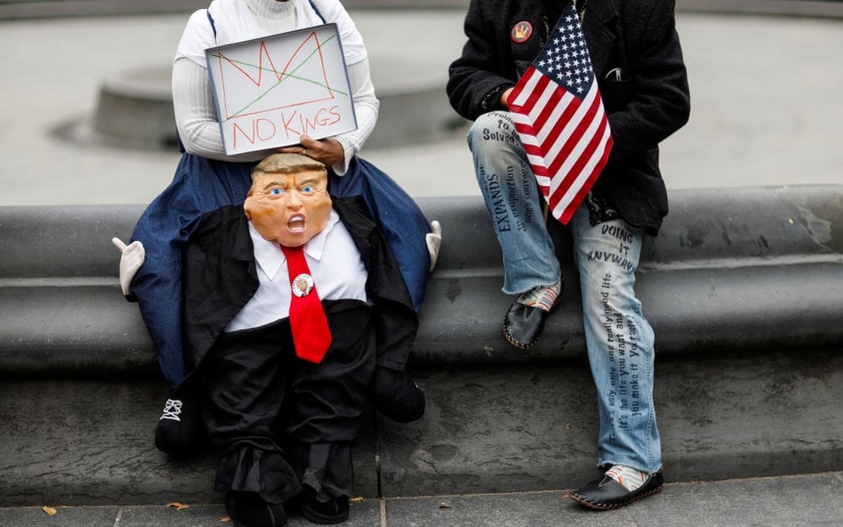 Uczestnicy protestu przeciwko Donaldowi Trumpowi w Nowym Jorku