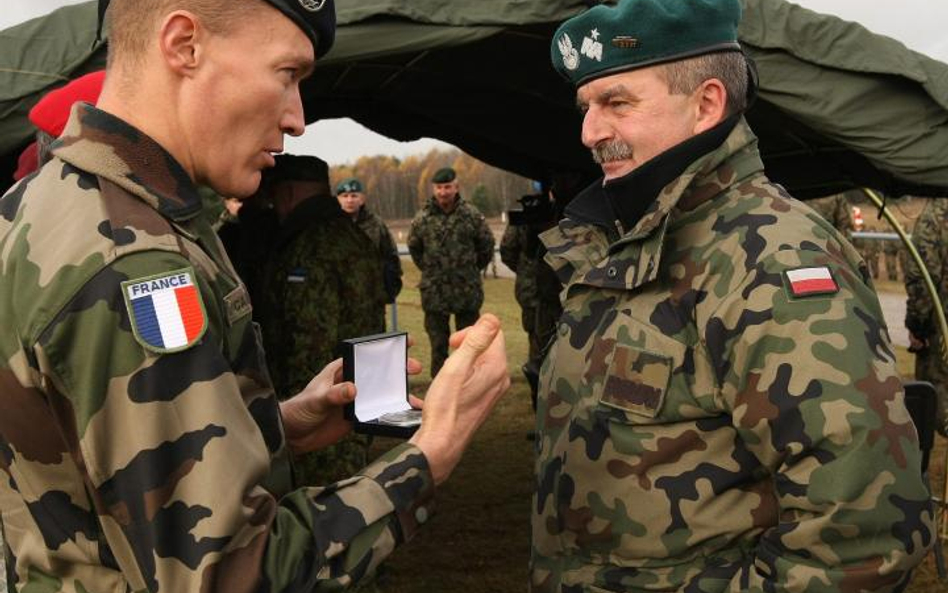 Francuscy i polscy żołnierze ćwiczyli razem na manewrach NATO w 2013 r. w Polsce i państwach bałtyck