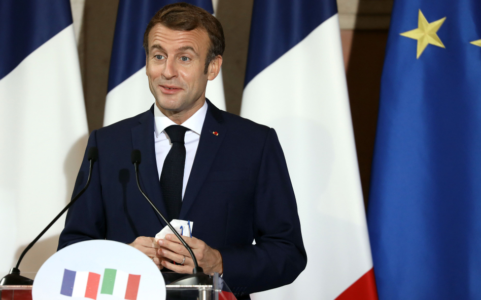 Emanuel Macron bardzo liczył na bota Lucie, system AI jednak zawiódł