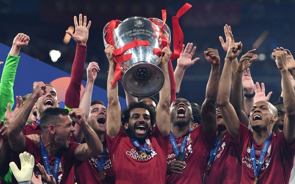 Piłkarze Liverpoolu świętują wygranie Ligi Mistrzów