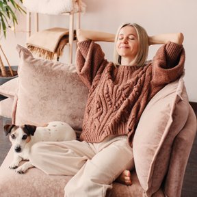 Naukowcy ustalili, że zmiana siedzenia lub leżenia na lekki ruch wpływała na poprawę emocji o wysoki