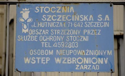 Prezesi wychodzą ze Stoczni Szczecińskiej