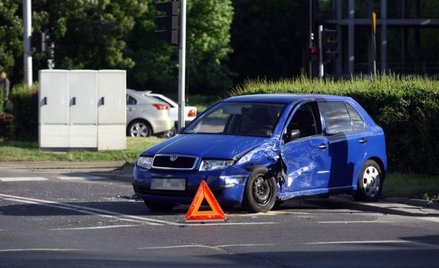 Wypadek komunikacyjny, chociaż pojazd stoi