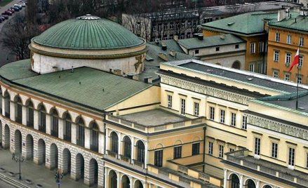 W tym budynku w dzisiejszym centrum Warszawy mieściła się pierwsza siedziba Banku Polskiego, powołan