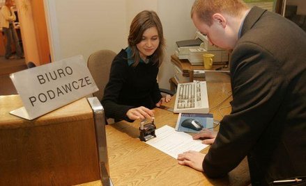 Burmistrz musi przyjąć odwołanie wniesione faksem do północy