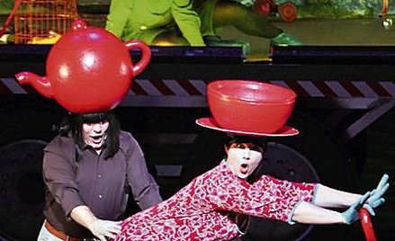 Zbuntowane przedmioty w „Dziecku i czarach” Maurice’a Ravela (fot. wilfried Hösl/staatsoper munich)