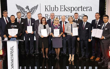 Laureaci nagród Klubu Eksportera Rzeczpospolitej oraz przedstawiciele patronów honorowych wydarzenia