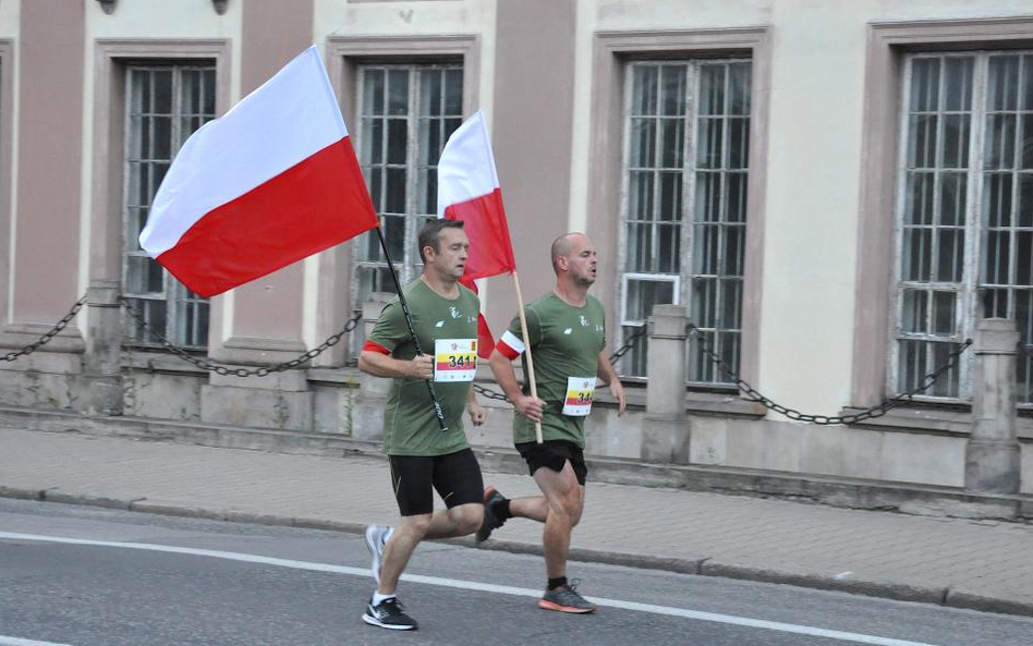 Patriotyczne emocje biegaczy i kibiców