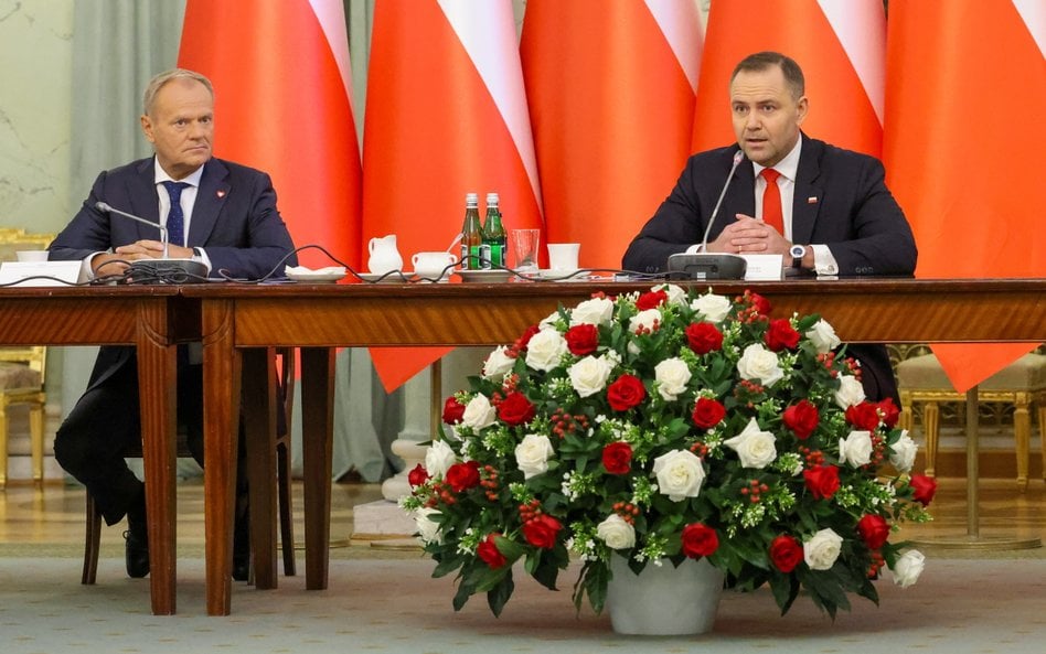 Prezydent Karol Nawrocki i premier Donald Tusk podczas Rady Gabinetowej