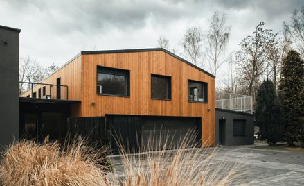 Metamorfoza: kiedyś stodoła PGR-u, teraz – dom jednorodzinny