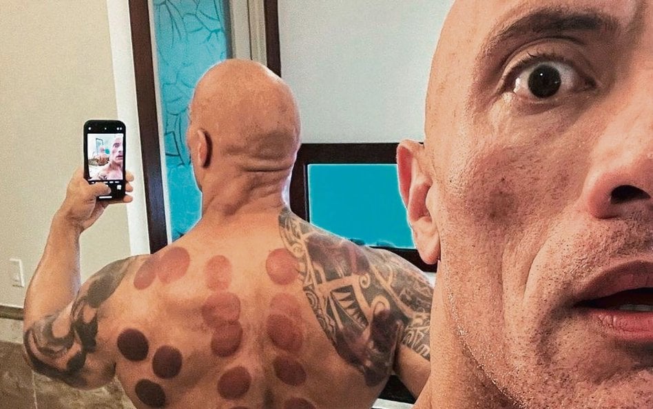 Dwayne Johnson zrobił ze swojego profilu w mediach społecznościowych maszynkę do robienia pieniędzy.