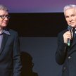 Baz Luhrmann (po prawej) na tegorocznym festiwalu EnergaCAMERIMAGE w Toruniu odbiera nagrodę za reży