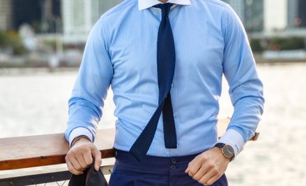 Koszula Winchester stała się popularna jeszcze w XIX wieku. Wówczas kołnierzyki były odpinane, by mo