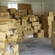 W tych kartonach zabepieczono kilkaset tysięcy podróbek