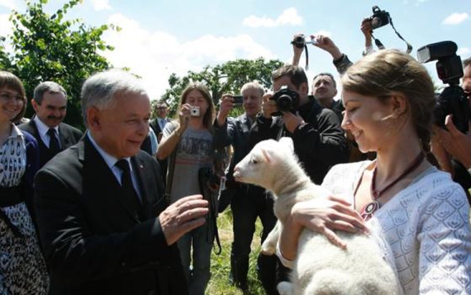 Jarosław Kaczyński nie uczestniczył w przedwyborczym objeździe kraju Andrzeja Dudy, ale ma za sobą t