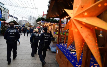 Po poniedziałkowej tragedii ponad setka berlińskich jarmarków wznowiła działalność pod ochroną polic